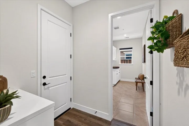 2006 Red Oak Drive, Hollister, California 95023