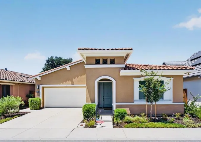 2006 Red Oak Drive, Hollister, California 95023