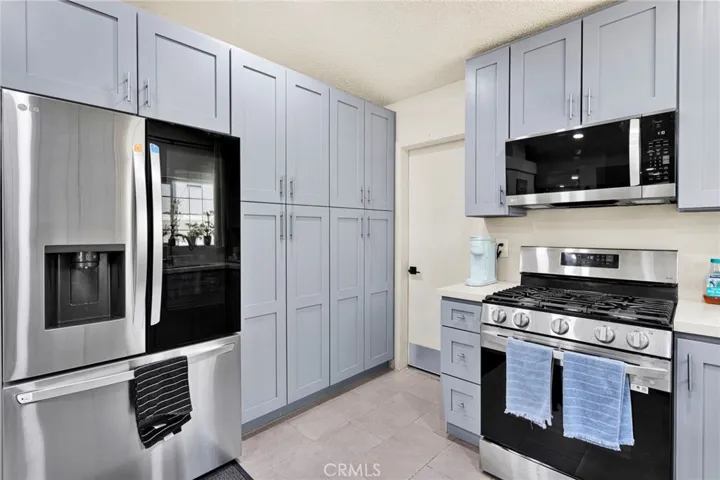 1116 Oakwood Lane, Rosamond, California 93560