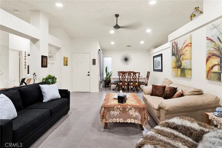 1116 Oakwood Lane, Rosamond, California 93560