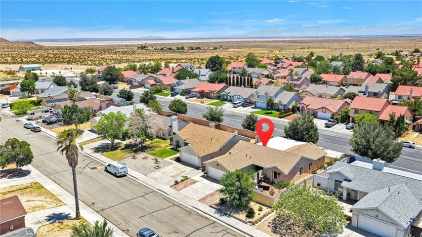 1116 Oakwood Lane, Rosamond, California 93560