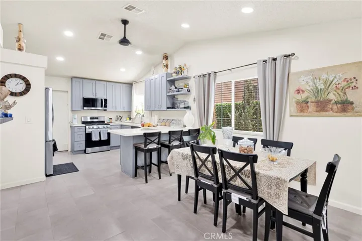 1116 Oakwood Lane, Rosamond, California 93560