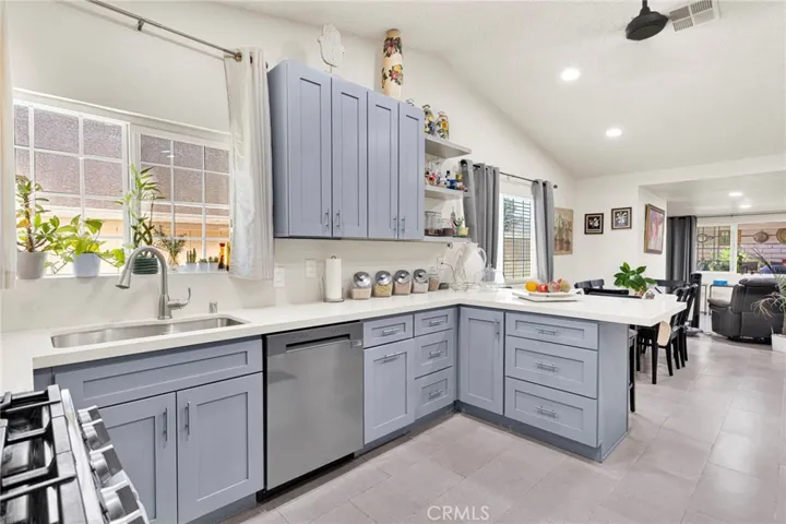 1116 Oakwood Lane, Rosamond, California 93560
