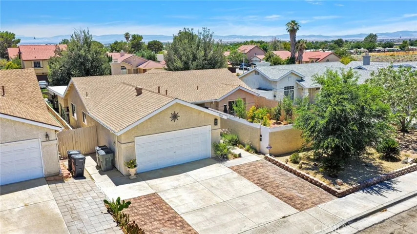 1116 Oakwood Lane, Rosamond, California 93560