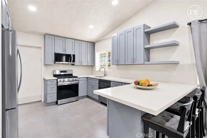 1116 Oakwood Lane, Rosamond, California 93560