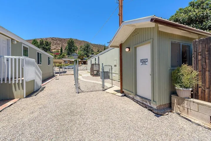 8213 Sunset Road, Lakeside, California 92040