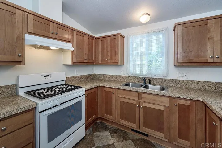 8213 Sunset Road, Lakeside, California 92040