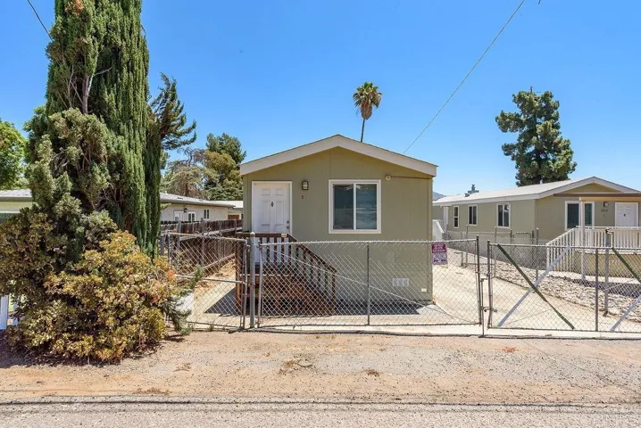 8213 Sunset Road, Lakeside, California 92040