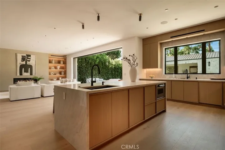 10433 Valley Spring Lane, Toluca Lake, California 91602