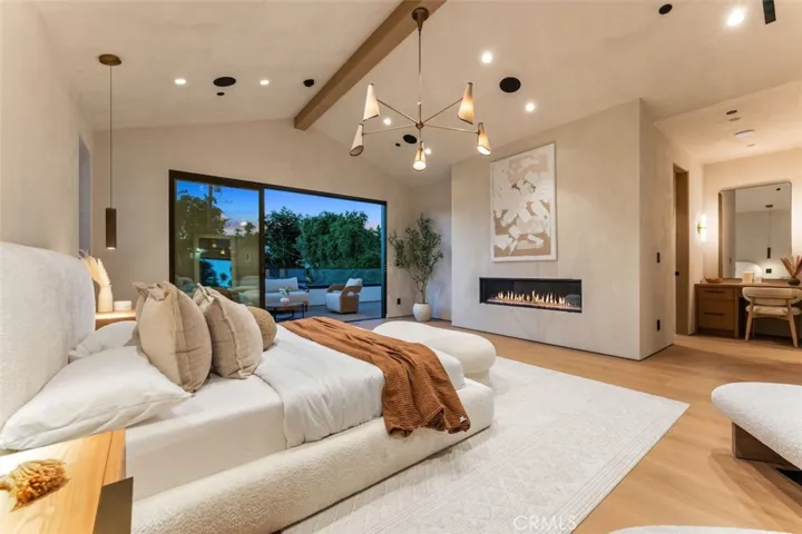 10433 Valley Spring Lane, Toluca Lake, California 91602