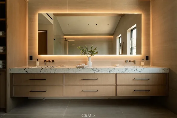 10433 Valley Spring Lane, Toluca Lake, California 91602