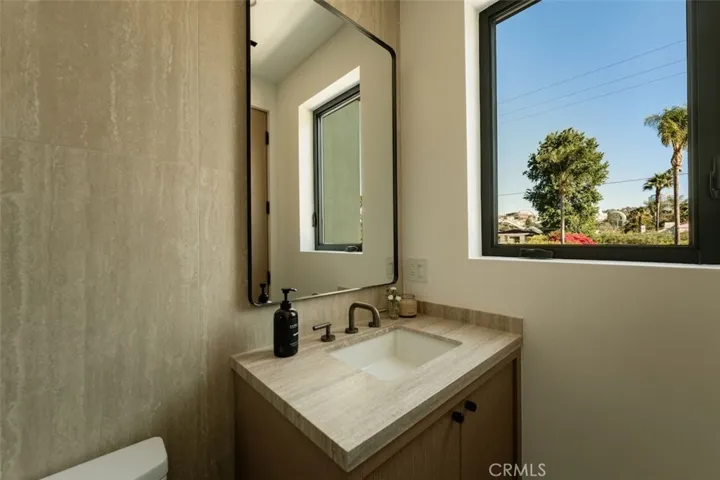 10433 Valley Spring Lane, Toluca Lake, California 91602