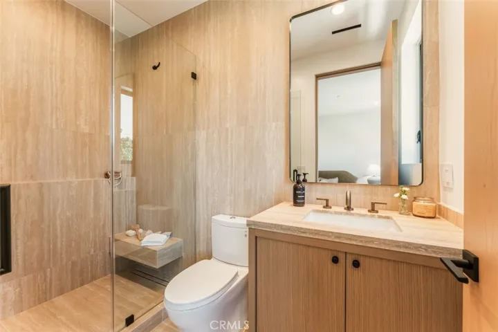 10433 Valley Spring Lane, Toluca Lake, California 91602