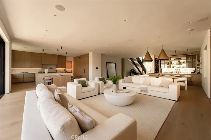 10433 Valley Spring Lane, Toluca Lake, California 91602