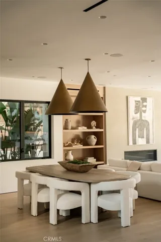 10433 Valley Spring Lane, Toluca Lake, California 91602