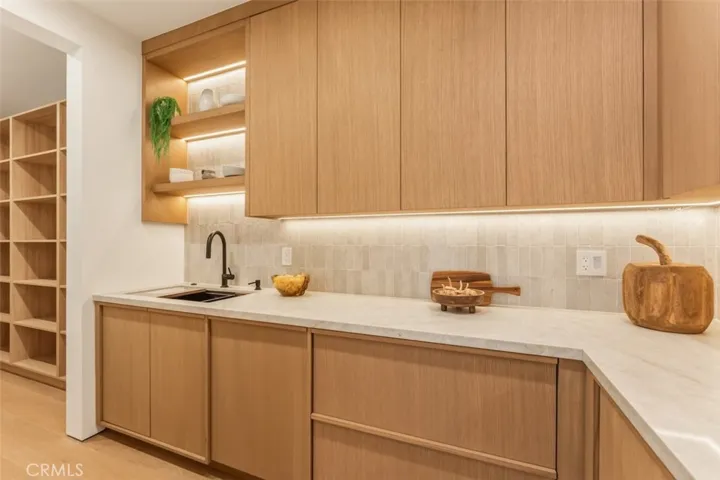 10433 Valley Spring Lane, Toluca Lake, California 91602
