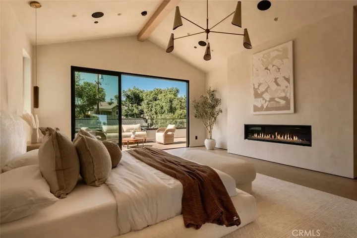 10433 Valley Spring Lane, Toluca Lake, California 91602