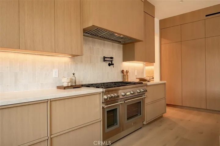 10433 Valley Spring Lane, Toluca Lake, California 91602