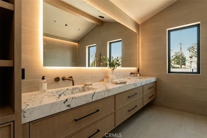10433 Valley Spring Lane, Toluca Lake, California 91602