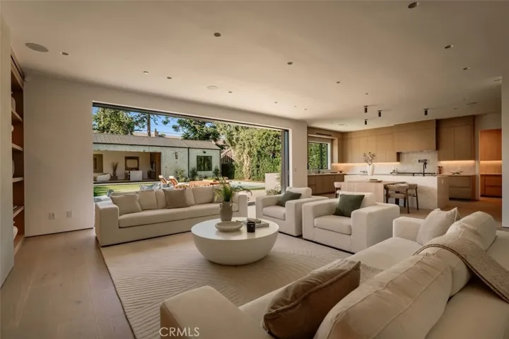 10433 Valley Spring Lane, Toluca Lake, California 91602