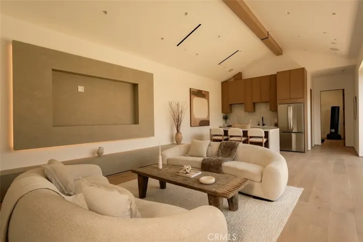 10433 Valley Spring Lane, Toluca Lake, California 91602
