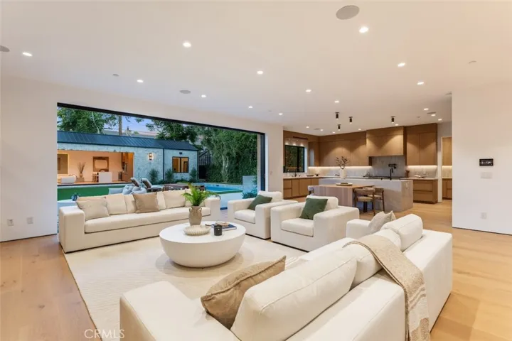 10433 Valley Spring Lane, Toluca Lake, California 91602