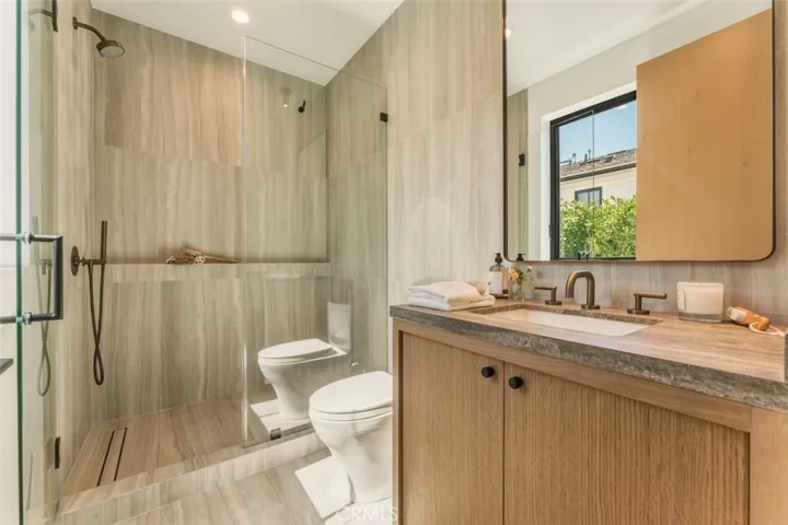 10433 Valley Spring Lane, Toluca Lake, California 91602