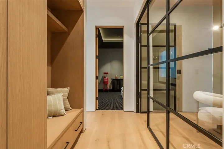 10433 Valley Spring Lane, Toluca Lake, California 91602