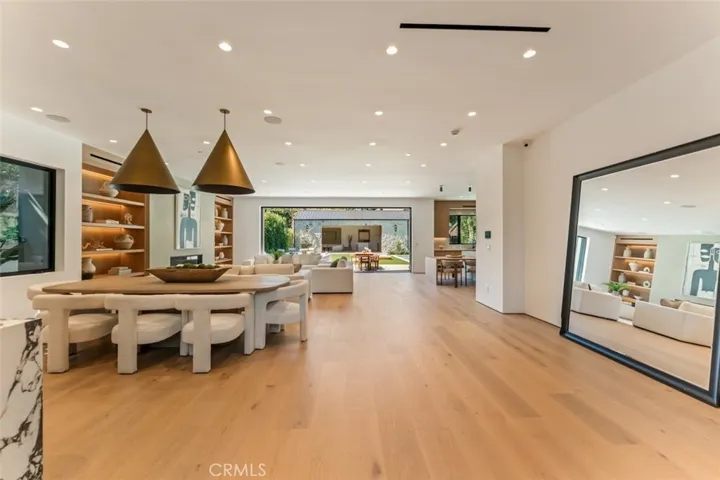 10433 Valley Spring Lane, Toluca Lake, California 91602