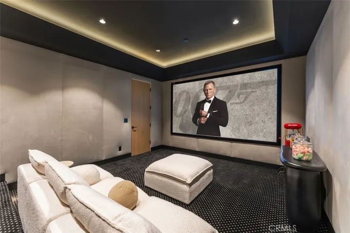 10433 Valley Spring Lane, Toluca Lake, California 91602