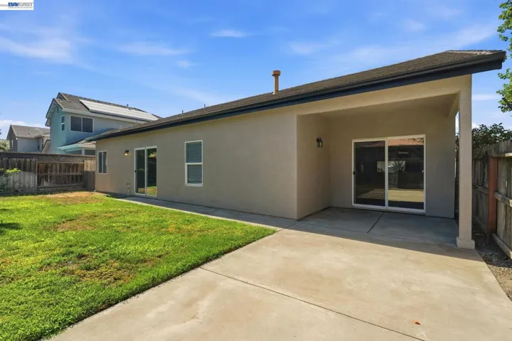 1532 Sophie Ln, Escalon, California 95320