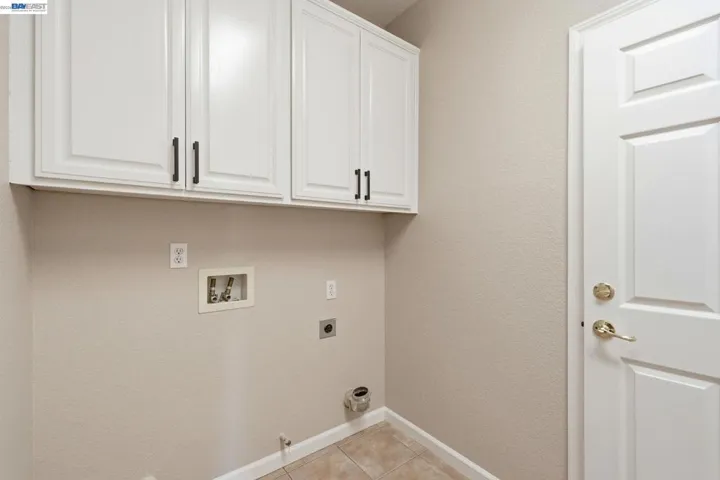 1532 Sophie Ln, Escalon, California 95320