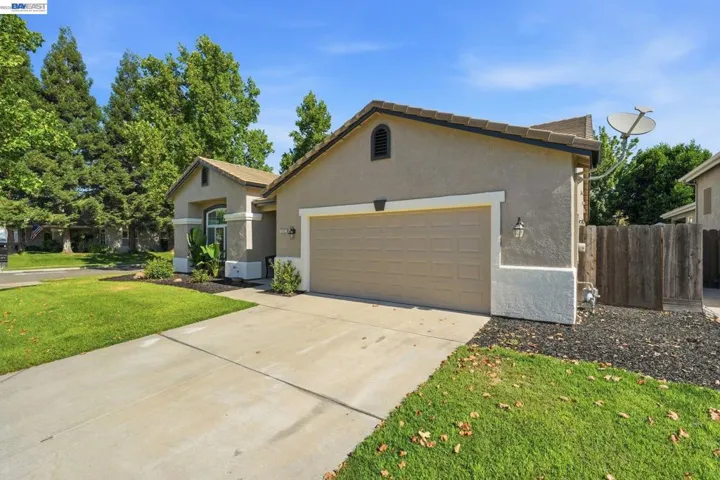 1532 Sophie Ln, Escalon, California 95320