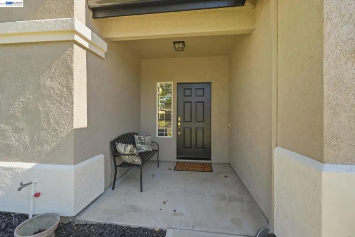 1532 Sophie Ln, Escalon, California 95320