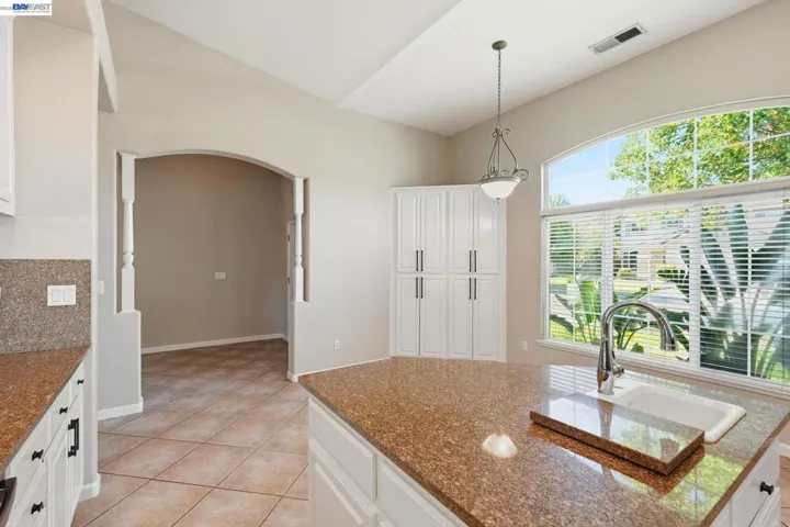 1532 Sophie Ln, Escalon, California 95320