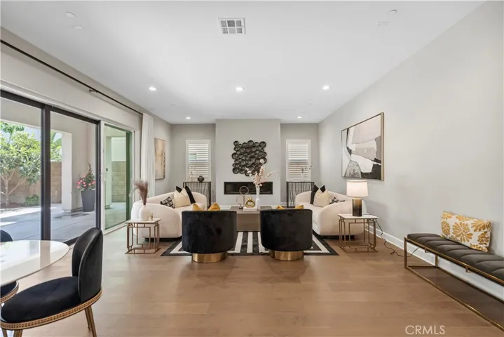370 Sawbuck, Irvine, California 92618