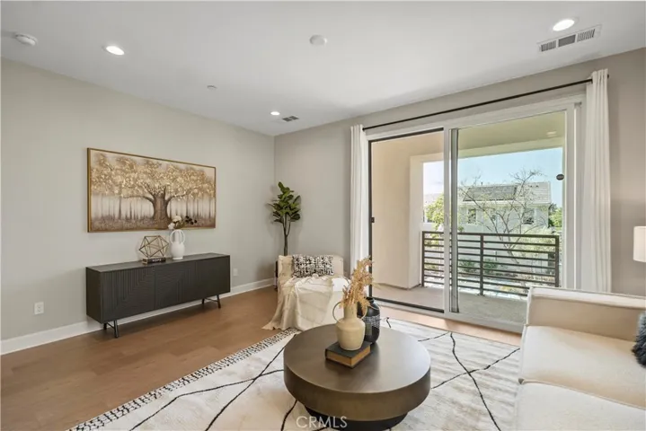 370 Sawbuck, Irvine, California 92618