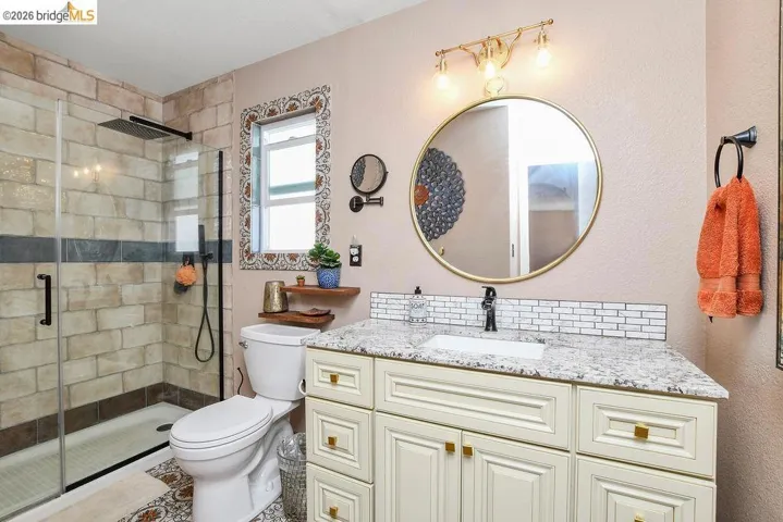 Upstairs hall bathroom.