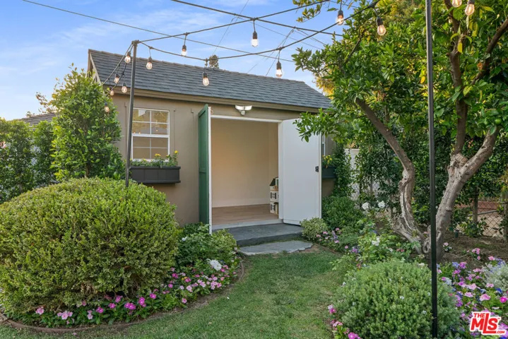 1601 Ard Eevin Avenue, Glendale, California 91202