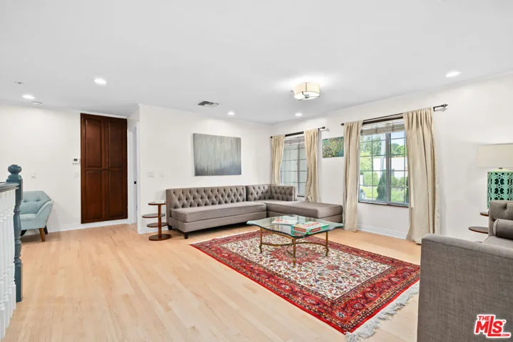 1601 Ard Eevin Avenue, Glendale, California 91202