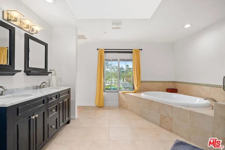 1601 Ard Eevin Avenue, Glendale, California 91202