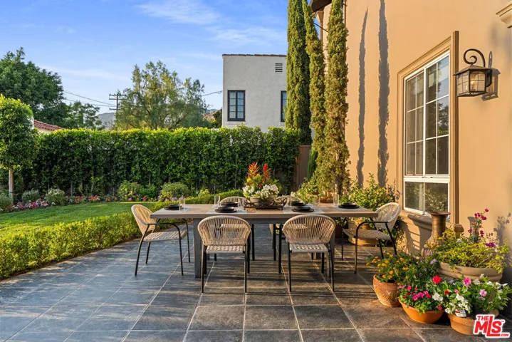 1601 Ard Eevin Avenue, Glendale, California 91202
