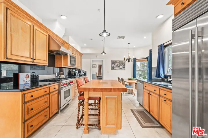 1601 Ard Eevin Avenue, Glendale, California 91202