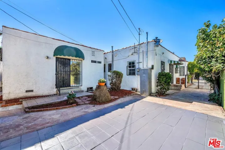 1922 W 80th Street, Los Angeles, California 90047
