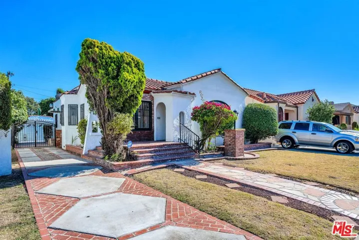 1922 W 80th Street, Los Angeles, California 90047