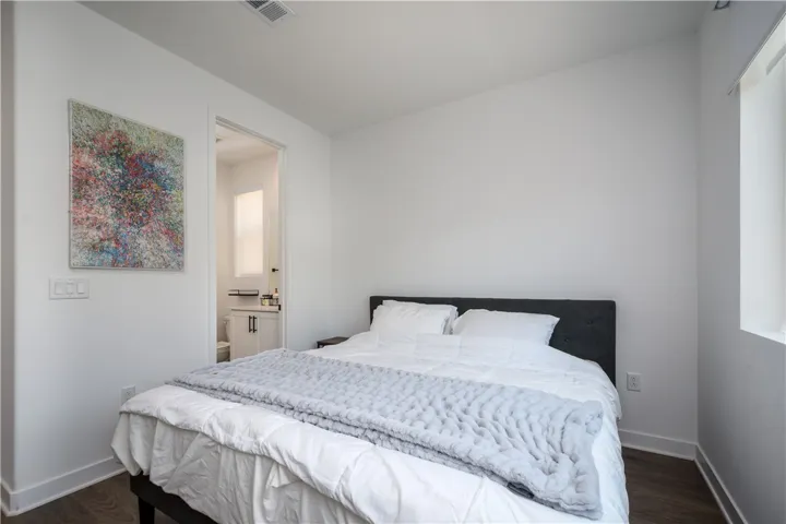 Guest bedroom