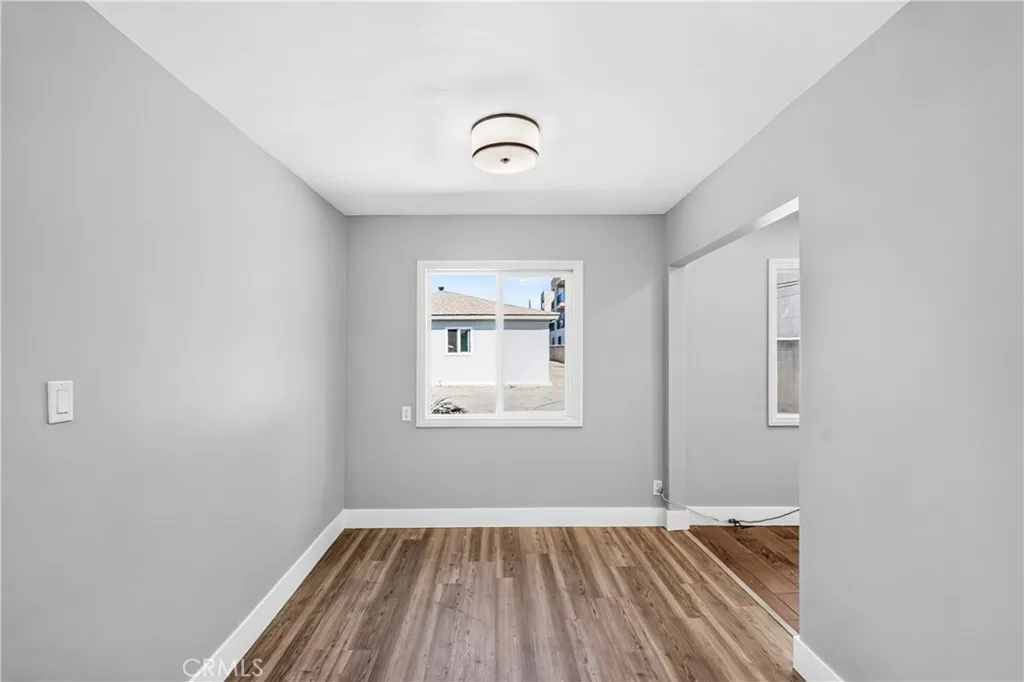 Inside shot 9-13719 1/2 Yukon Ave