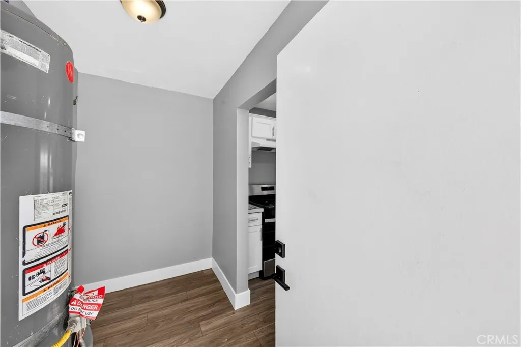 Inside shot 1-13717 1/2 Yukon Ave