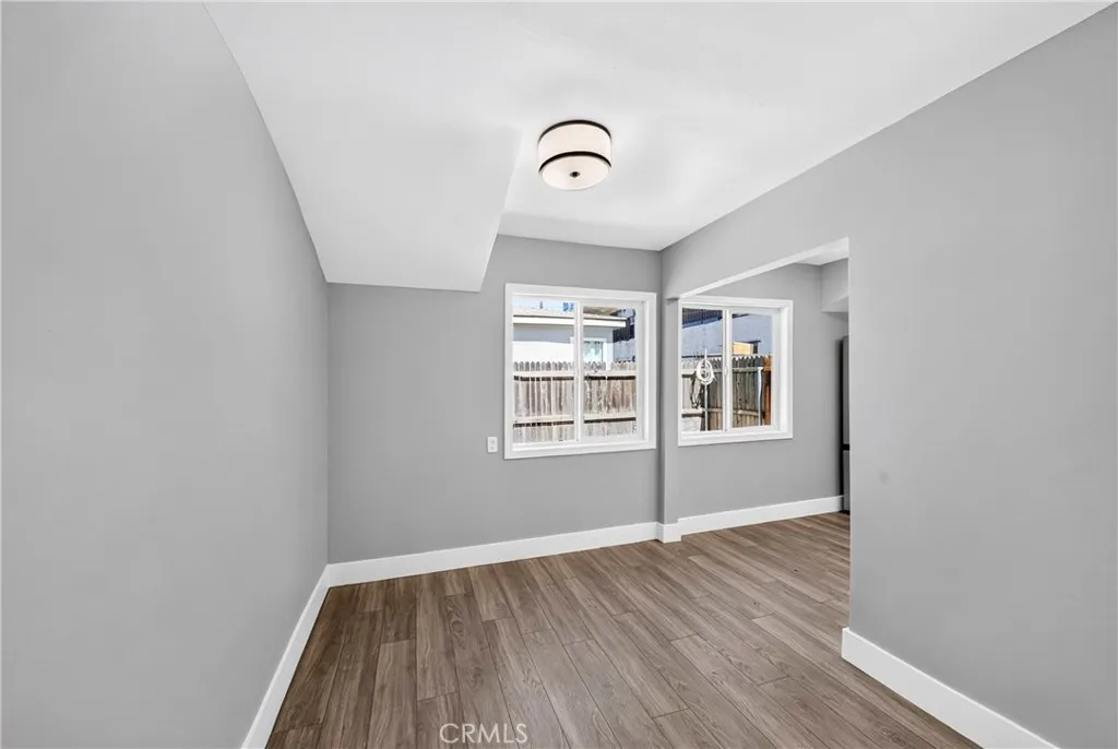 Inside shot 9-13717 1/2 Yukon Ave