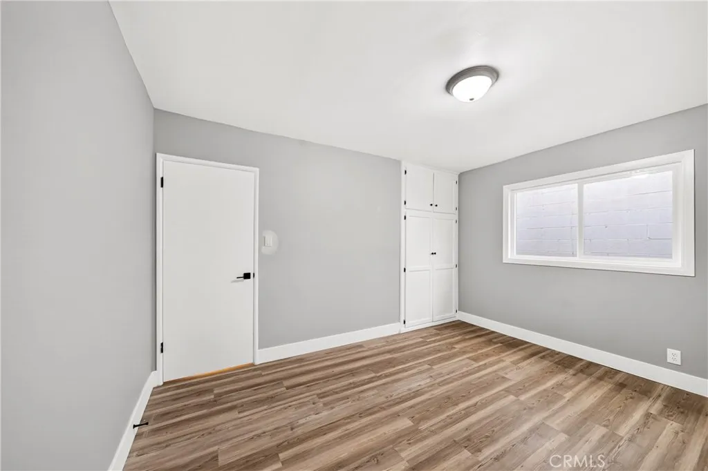 Inside shot 17-13719 1/2 Yukon Ave